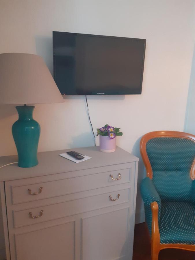 7042Douce Nuit Otel Saint-Germain-Laval  Dış mekan fotoğraf